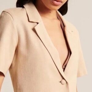 Abercrombie & Fitch Size L linen Blend Cropped  Blazer